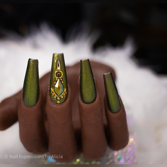 NWT 》2×《 100-pc ARTIFICIAL NAILS: TRANSLUCENT COFFIN SHAPED! - Picture 4 of 13